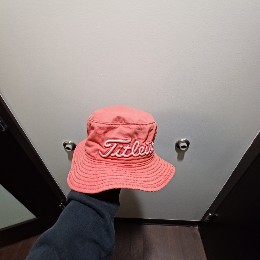 Titleist bucket hat. Red. Size small.